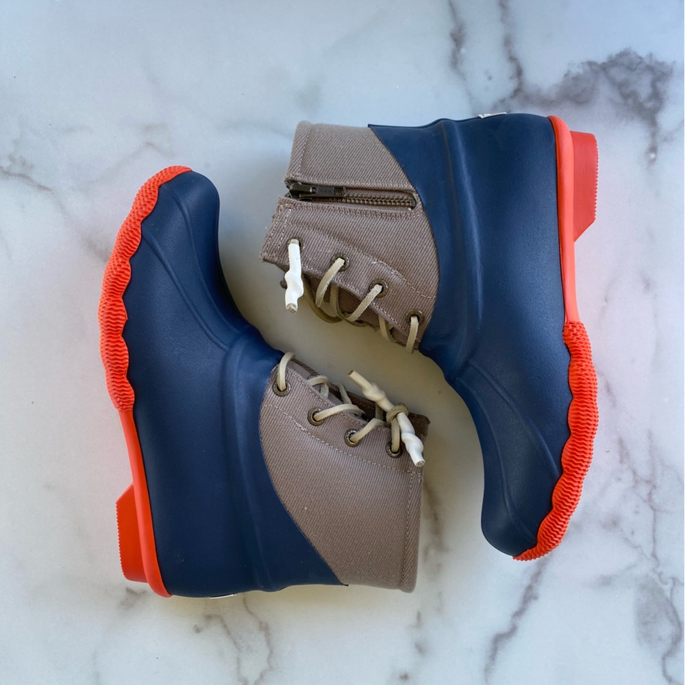 SPERRY Tan Navy Orange Saltwater Waterproof Canvas Duck Boots Microfleece Lining
